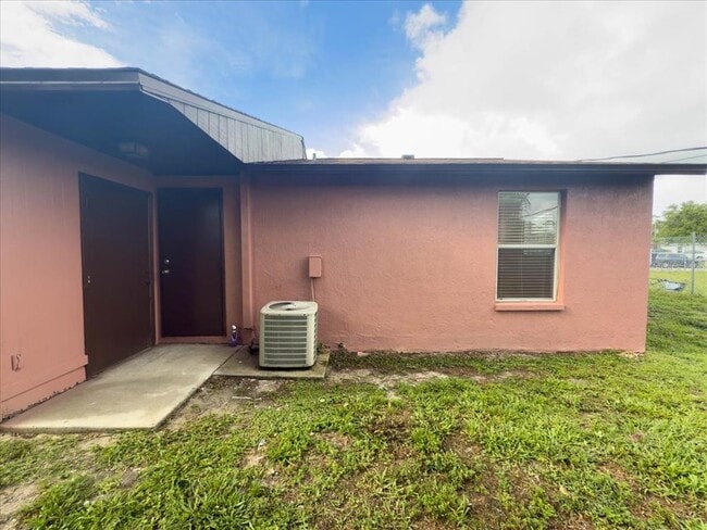 Building Photo - 11432 Poplin Ave