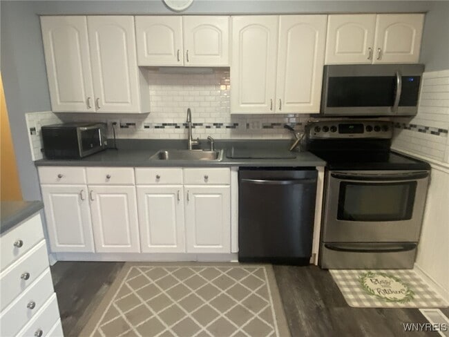 Building Photo - 36 Altair Dr