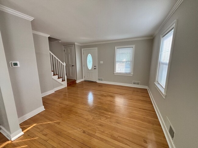 Building Photo - 2705 Fort Dr