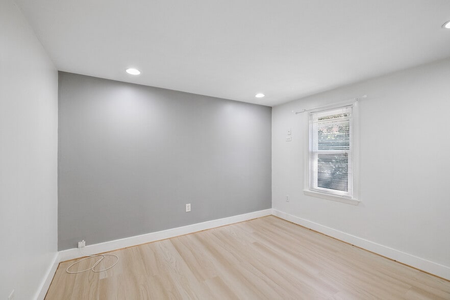 2nd BR - 1939 Fairland St