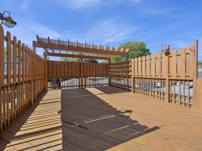 Building Photo - 4720 N Springfield Ave