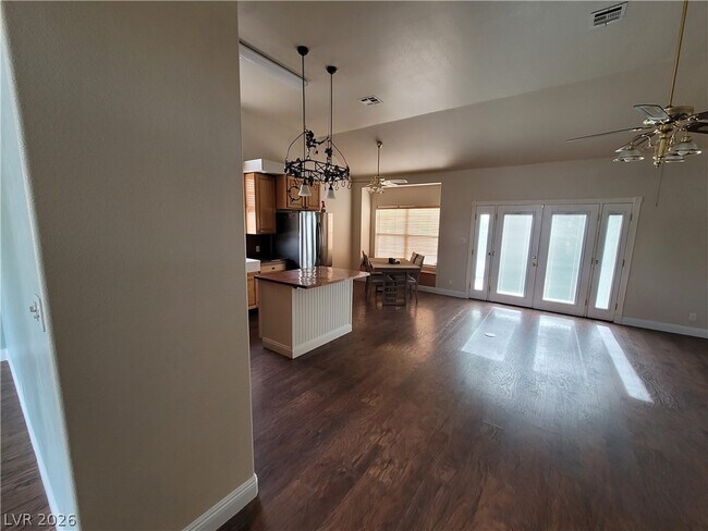 Building Photo - 1951 Jim Haworth