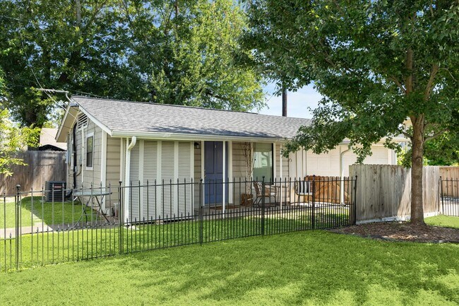 Building Photo - 4710 Edison St