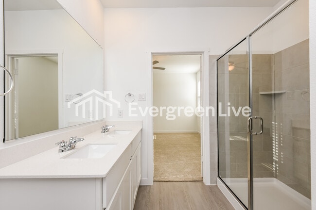 Building Photo - 209 Pine St