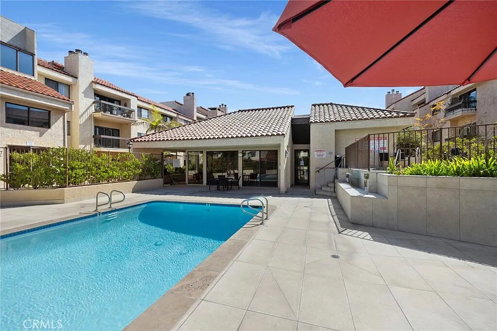 Building Photo - 8180 Manitoba St