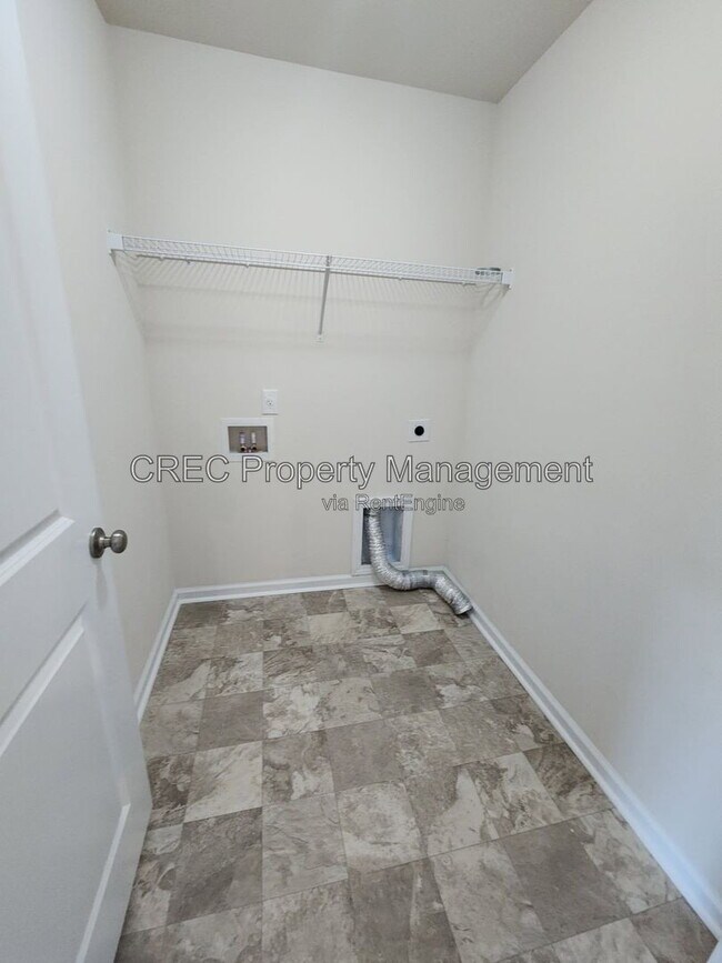 Building Photo - 260 Hyrne Dr