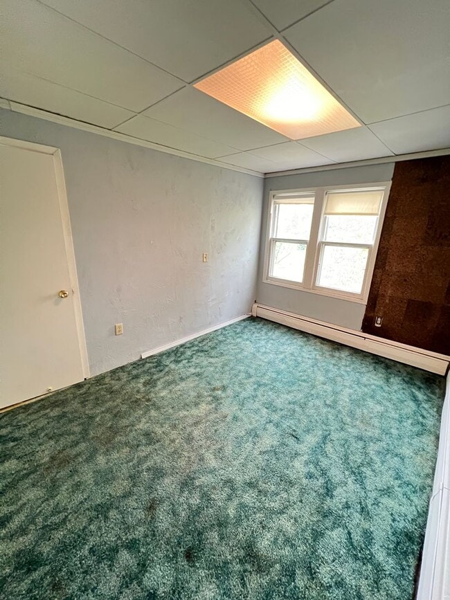 Building Photo - AVAILABLE JUNE - Large 3 Bedroom, 2 Bathroom Home in Billings Park