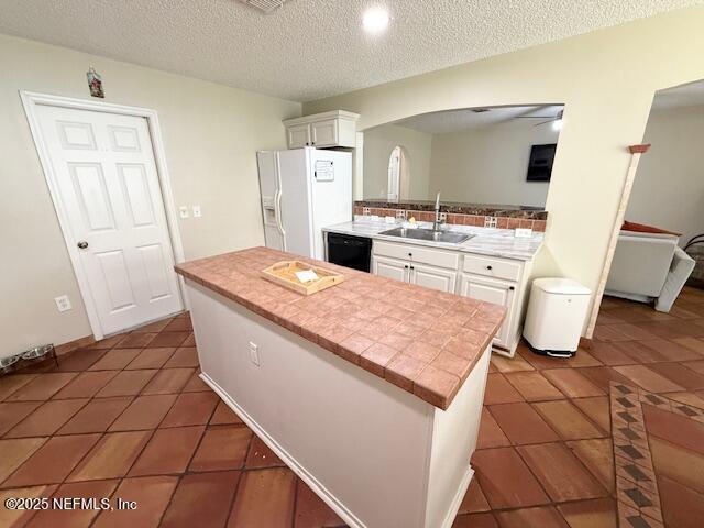 Building Photo - 47 Reeding Ridge Dr W