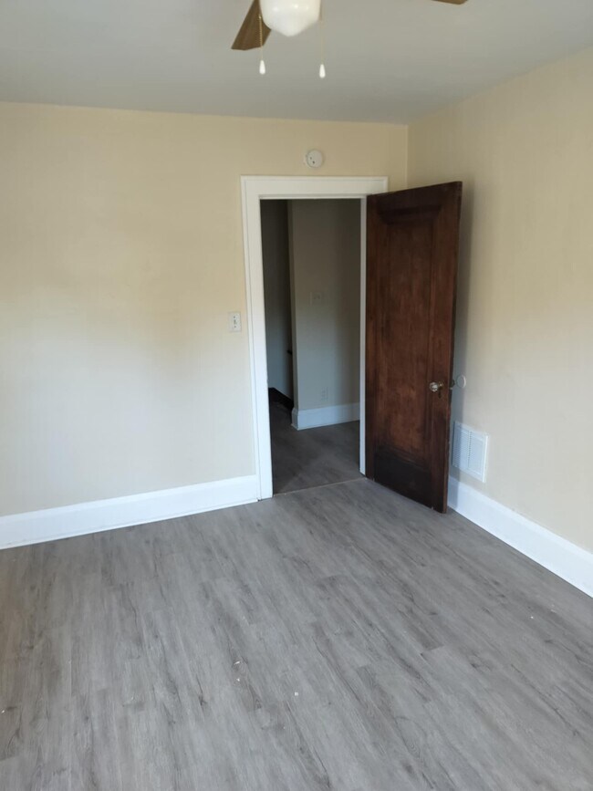 Building Photo - 1706 Grand Ave