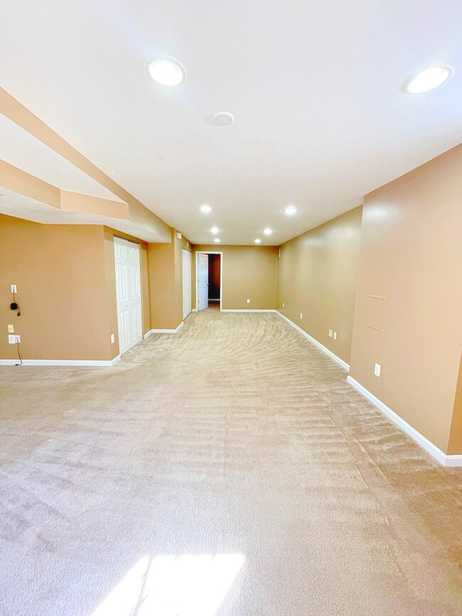 Building Photo - 2776 Bismark St