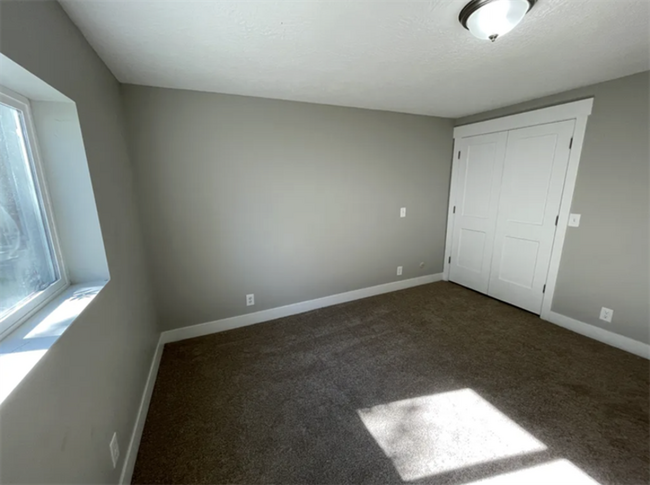 Building Photo - 945 S 900 W