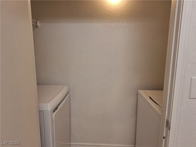 Building Photo - 9620 W Russell Rd