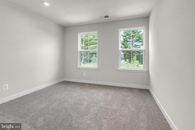 Building Photo - 716 Rolling Oaks Wy