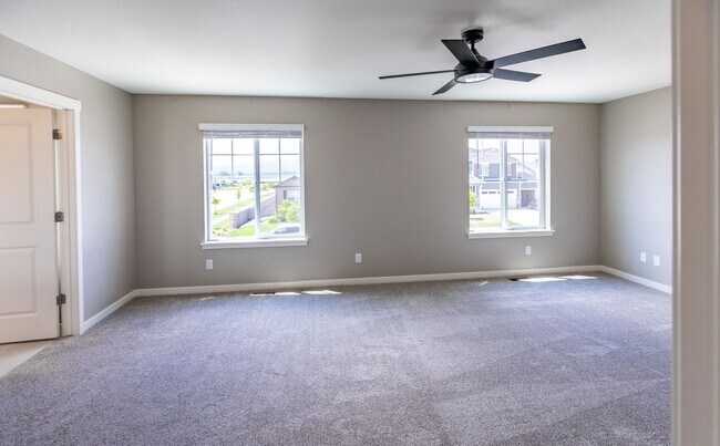 Building Photo - Stunning 4BR House in Berthoud