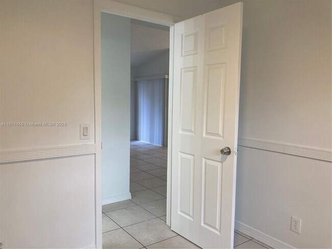 Building Photo - 1450 Springside Dr