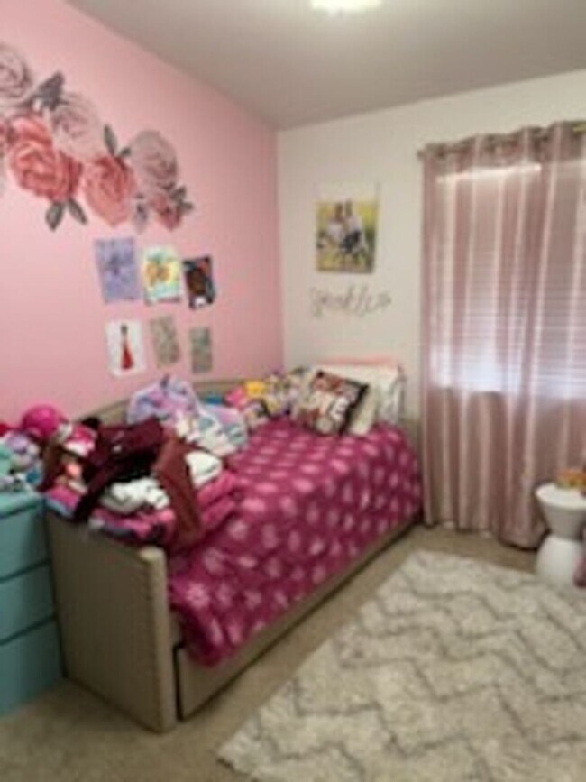 Building Photo - Great 3 Bed 2 Bath Home for Rent in Pinewood Neighborhood!!!