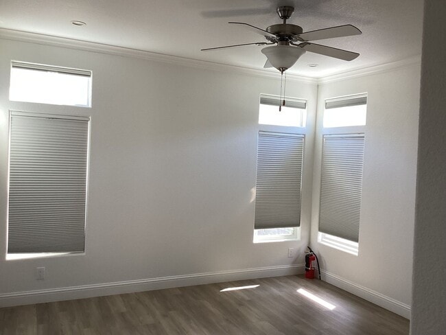 Building Photo - Live Oak
