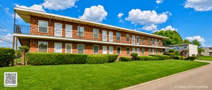 Building Photo - A comfortable 1 Bedroom with 1 Bathroom apartment in Anderson Avenue