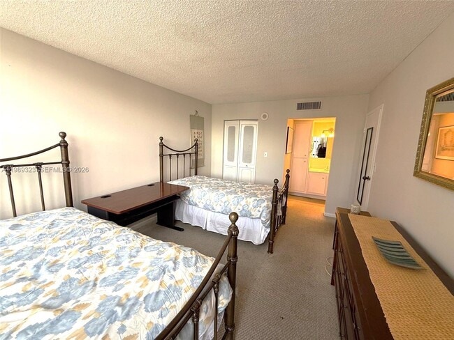 Building Photo - 17011 N Bay Rd