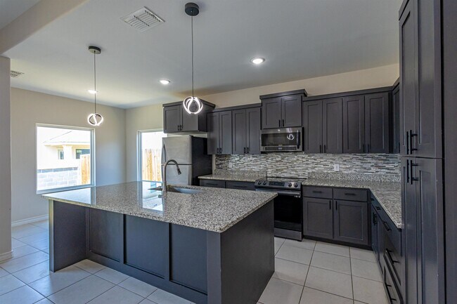 Building Photo - 1512 Latigo Lp