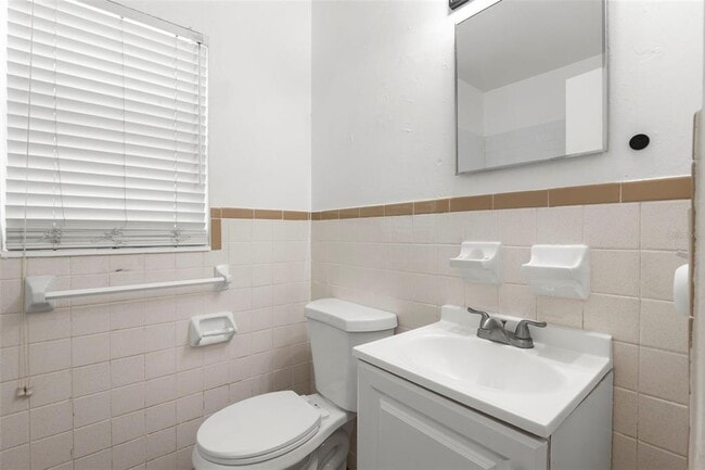 Building Photo - 1721 41st St S