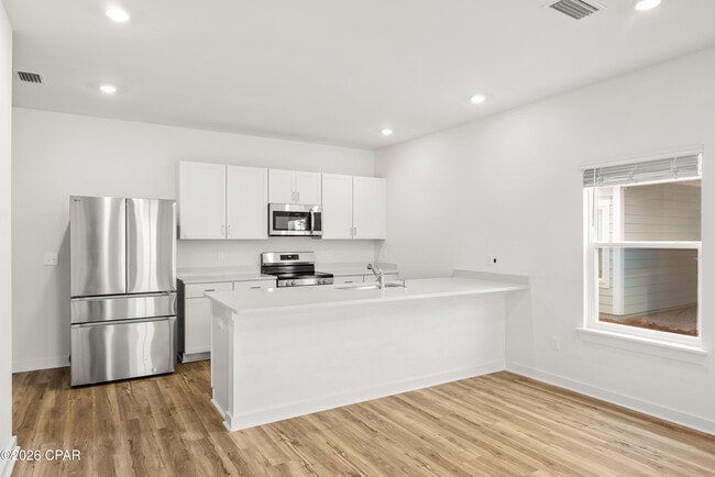 Building Photo - 2319 Discovery Loop