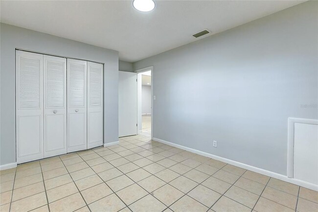 Building Photo - 1417 NE 38th St