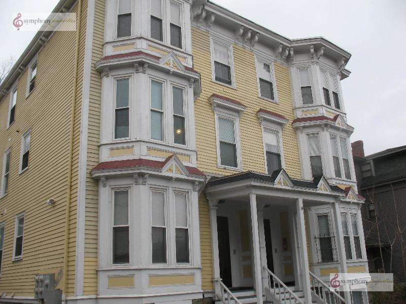 Building Photo - 717 Parker St