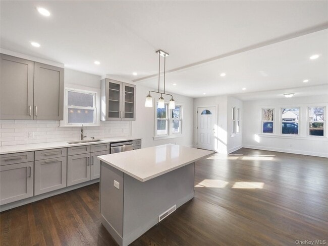 Building Photo - 27 Fremont St