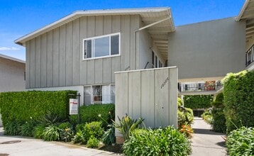 Building Photo - 10906-10908 Santa Monica Blvd