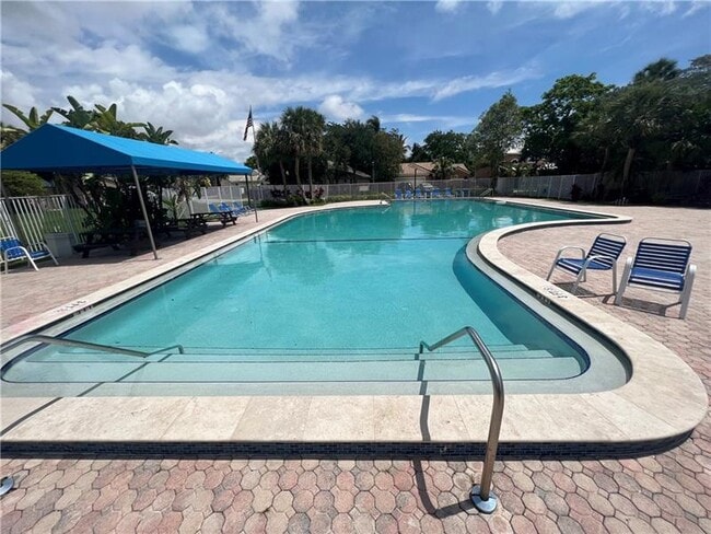 Building Photo - 211 NW 45th Ave