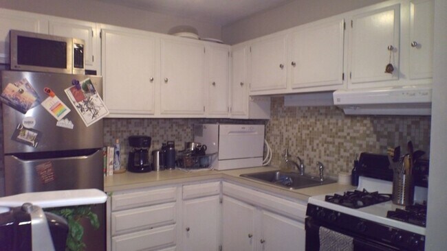 Building Photo - 30 Holyoke St