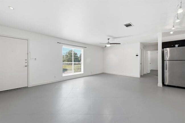 Building Photo - 2712 St Edwards Cir