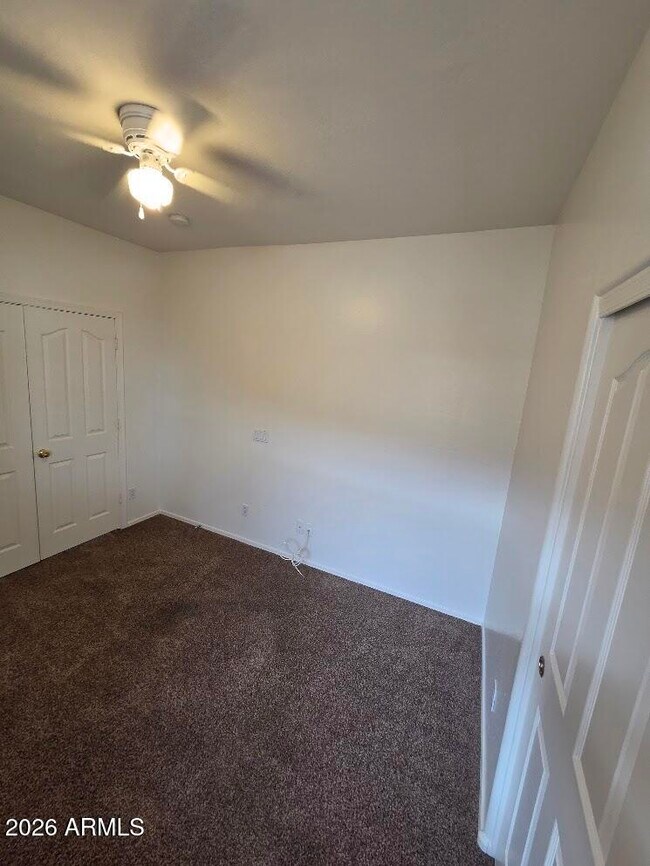 Building Photo - 12901 W Glenrosa Dr