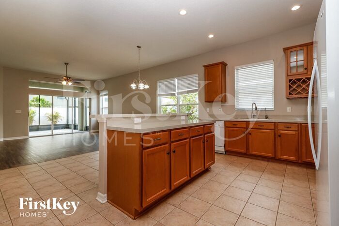 Building Photo - 7727 Stoney Hill Dr