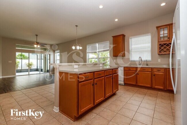 Building Photo - 7727 Stoney Hill Dr