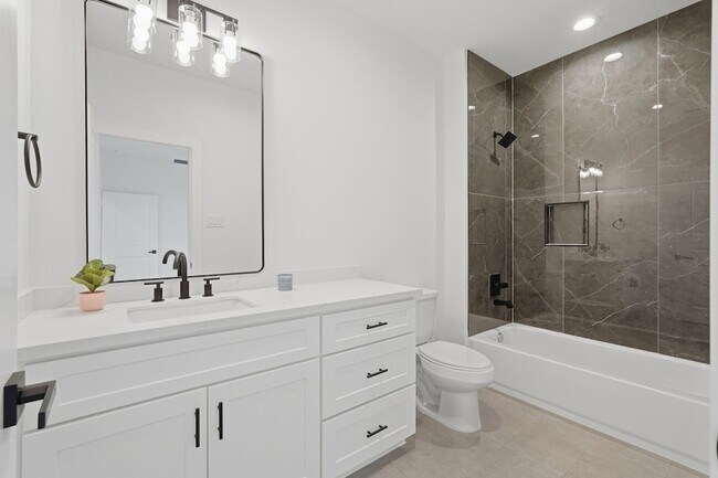 Building Photo - 210 Big Deer Dr