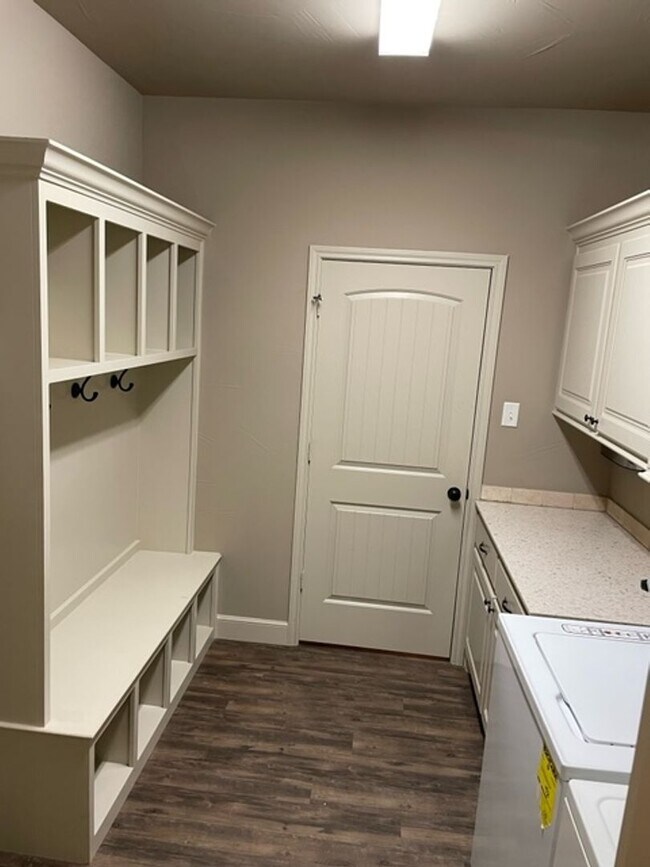 Building Photo - 4 bedroom in Wolfforth