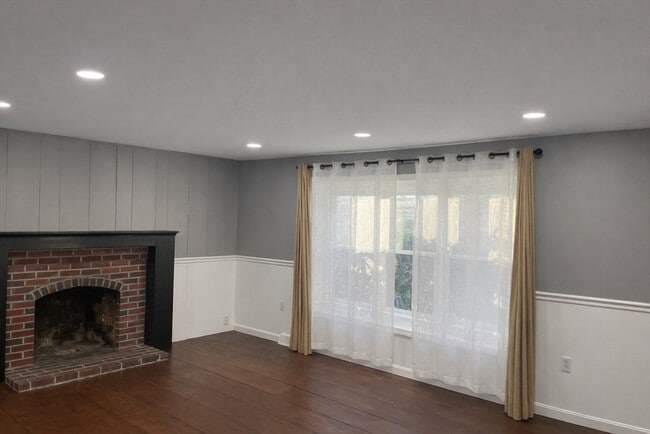 Building Photo - 6 St John Ln