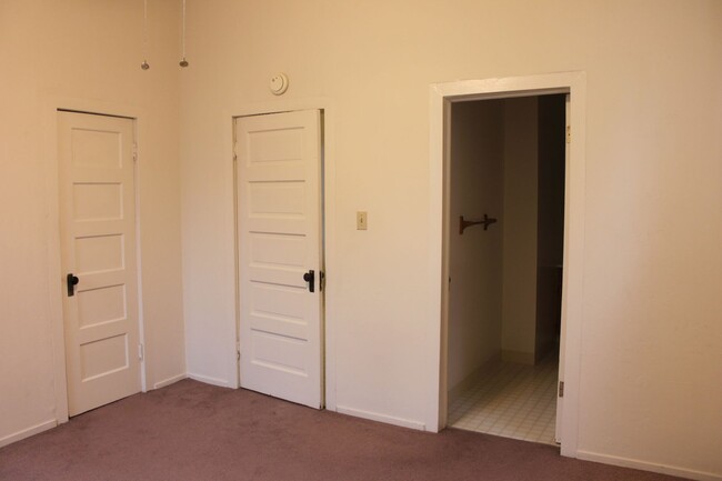 Building Photo - 122-124 Leland St