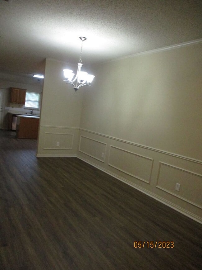 Building Photo - 5900 Silverpoint Ct