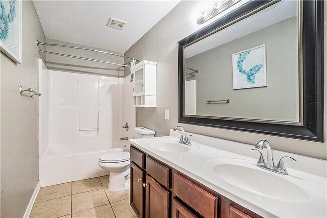 Building Photo - 2061 Hutton Dr