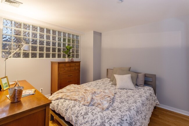 Building Photo - 689 Marin Blvd