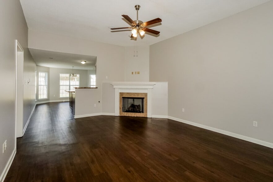 Building Photo - 5733 Fawn Dr