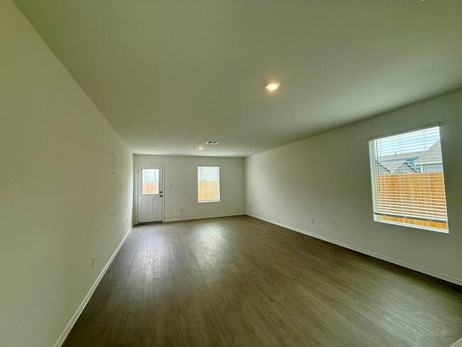 Building Photo - 214 Kyanite Dr