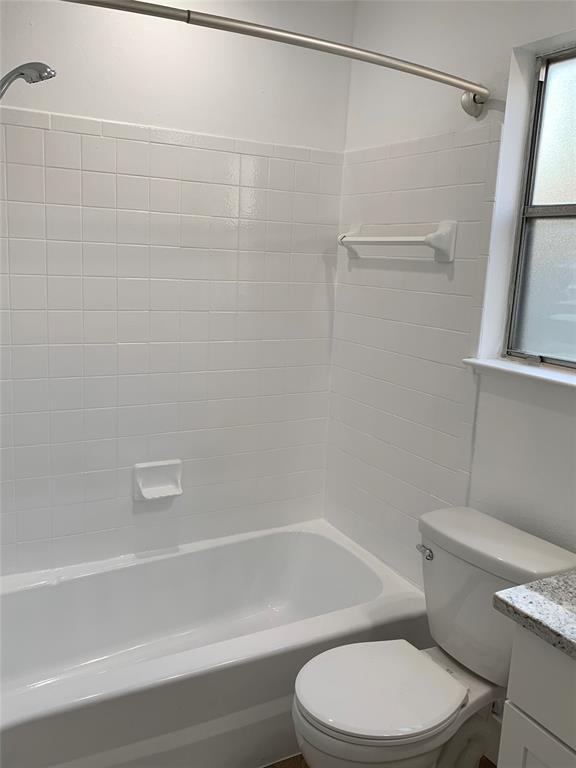 Building Photo - 3503 Roanoke Dr