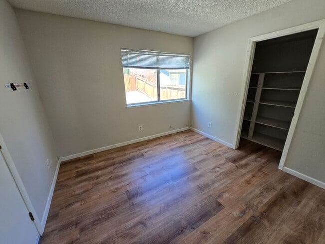Building Photo - Bright and Spacious Northwest Reno Home wi...