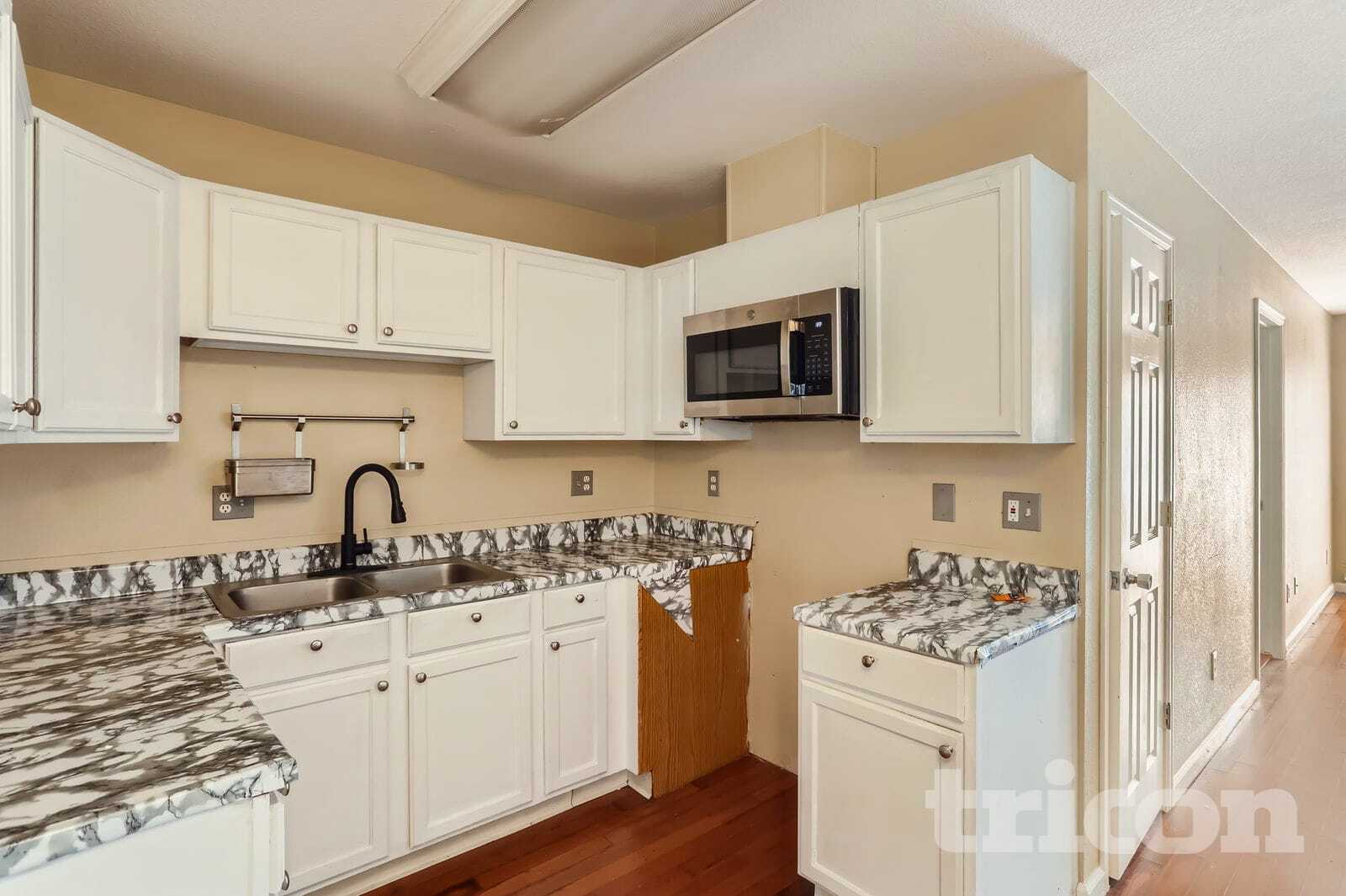 Building Photo - 240 S Irving St