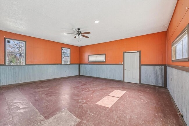 Building Photo - 620 Barbara Dr