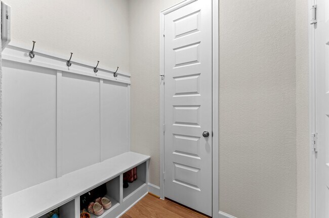 Building Photo - 21215 Palm Arbor Dr